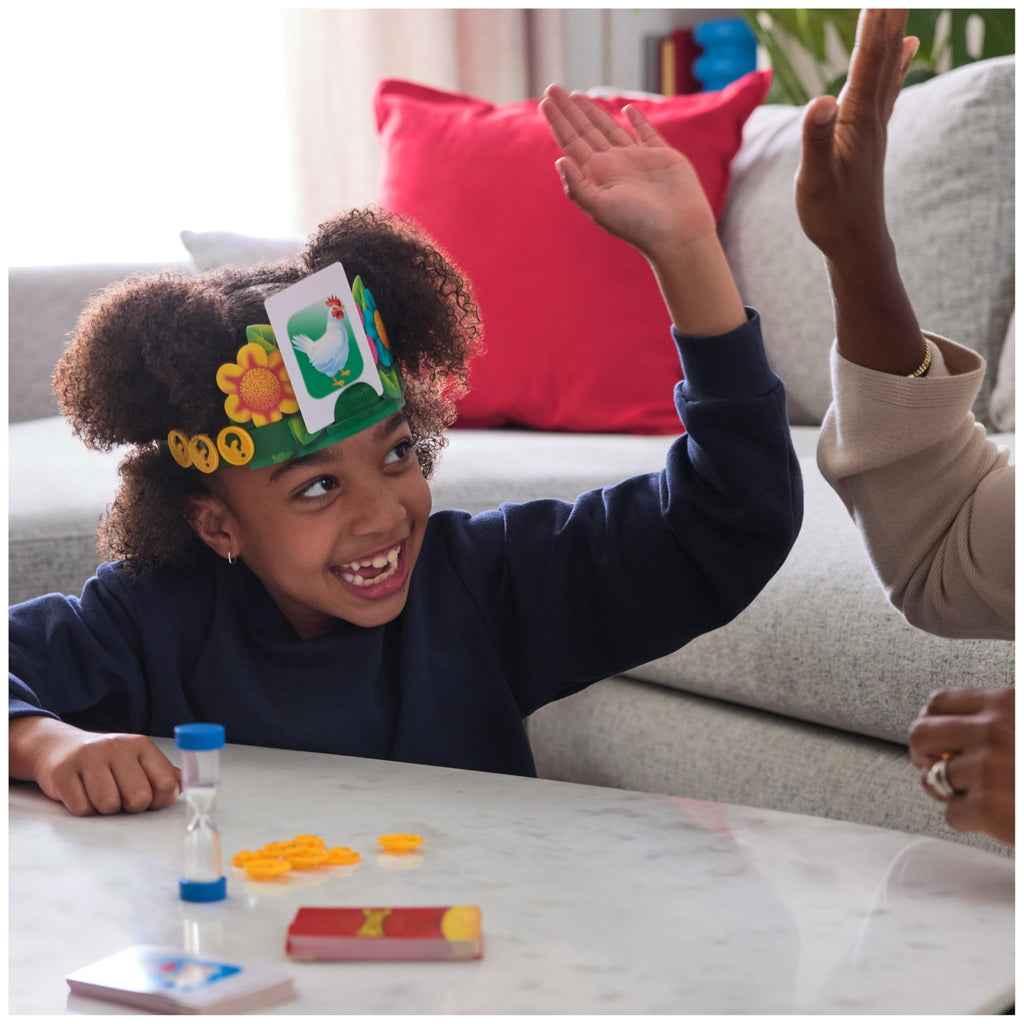 Spin Master Games Hedbanz Picture Guessing Game for Family Game Night | Hilarious Guessing Game of "What Am I?" with Easy-to-Read Picture Cards, Builds Deductive Reasoning, 2-6 Players, Ages 6+