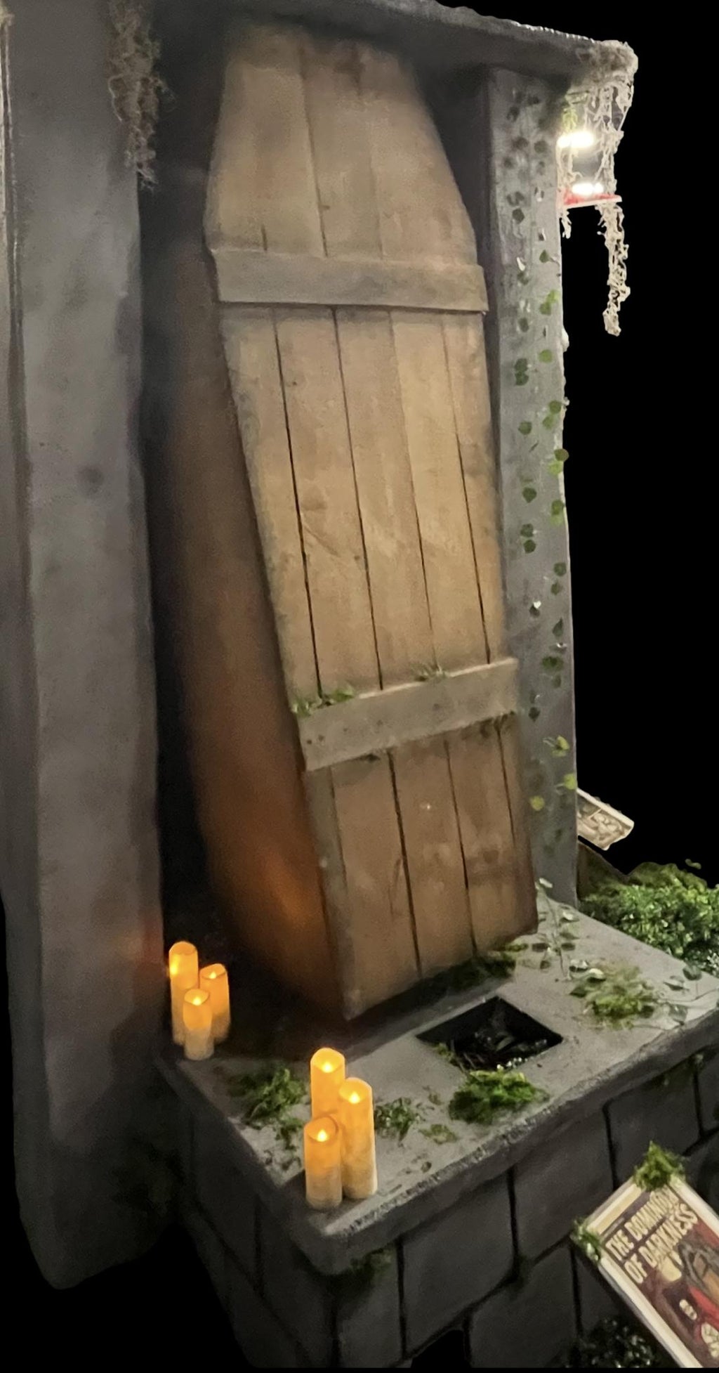 "Dominion of Darkness Vampire" Professional Halloween Animatronic